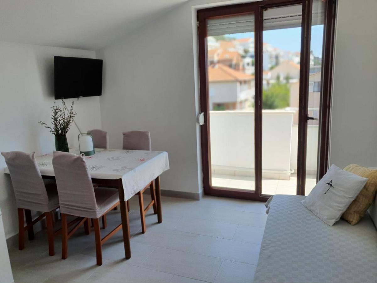 Guesthouse Mila Tisno Exterior foto